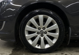 Подержанный автомобиль Opel Astra Sedan 2013 года (9 фото)