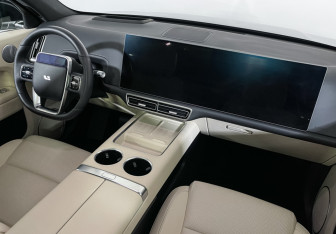 Подержанный автомобиль LiXiang L6 2024 года (9 фото)