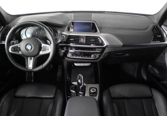 Подержанный автомобиль BMW X3 2018 года (11 фото)