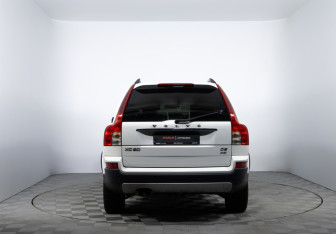 Подержанный автомобиль Volvo XC90 2011 года (6 фото)