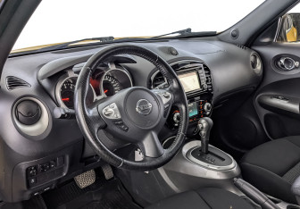 Подержанный автомобиль Nissan Juke 2017 года (15 фото)