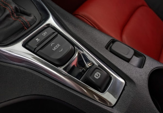 Подержанный автомобиль Chevrolet Camaro Coupe 2019 года (25 фото)