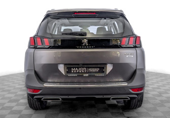 Подержанный автомобиль Peugeot 5008 Suv 2021 года (6 фото)