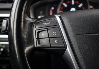 Подержанный автомобиль Volvo XC70 2015 года (26 фото)