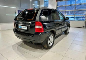Подержанный автомобиль Kia Sportage 2008 года (4 фото)
