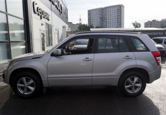 Подержанный автомобиль Suzuki Grand Vitara 2013 года (8 фото)
