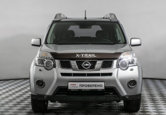 Подержанный автомобиль Nissan X-Trail 2013 года (2 фото)