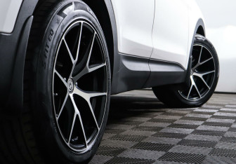 Подержанный автомобиль Hyundai Santa Fe 2015 года (9 фото)