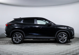 Подержанный автомобиль Omoda C5 2024 года (4 фото)