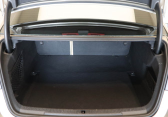 Подержанный автомобиль Audi A6 Sedan 2015 года (26 фото)