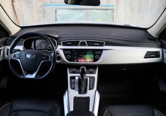 Подержанный автомобиль Geely Atlas 2020 года (10 фото)