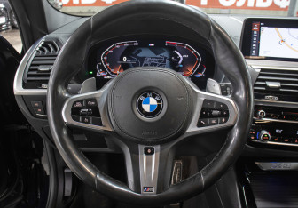 Подержанный автомобиль BMW X3 2019 года (17 фото)