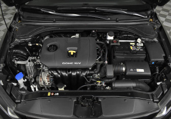 Подержанный автомобиль Hyundai Elantra Sedan 2017 года (7 фото)