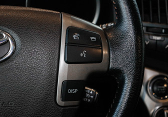 Подержанный автомобиль Toyota Land Cruiser Suv 2009 года (29 фото)