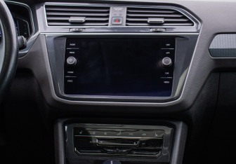 Подержанный автомобиль Volkswagen Tiguan 2021 года (14 фото)