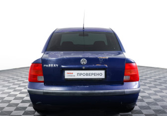Подержанный автомобиль Volkswagen Passat Sedan 1997 года (6 фото)