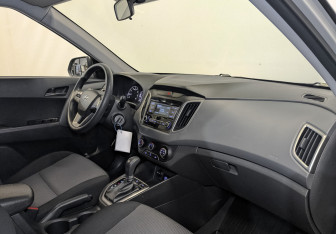 Подержанный автомобиль Hyundai Creta 2019 года (11 фото)