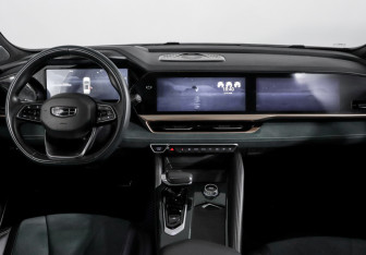 Подержанный автомобиль Geely Monjaro 2023 года (12 фото)