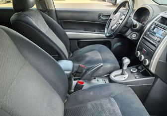 Подержанный автомобиль Nissan X-Trail 2012 года (12 фото)