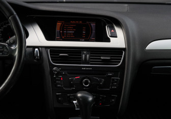 Подержанный автомобиль Audi A4 Sedan 2009 года (10 фото)