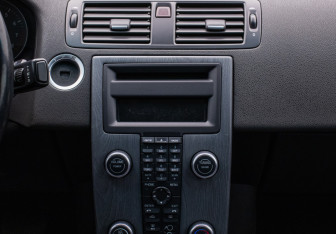 Подержанный автомобиль Volvo S40 2007 года (14 фото)