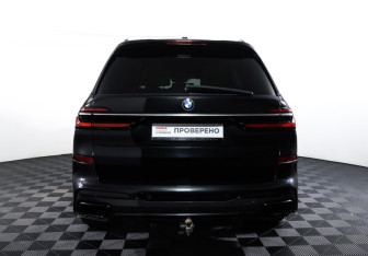 Подержанный автомобиль BMW X7 2023 года (6 фото)