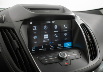 Подержанный автомобиль Ford Kuga 2019 года (15 фото)