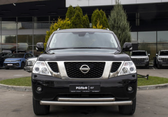 Подержанный автомобиль Nissan Patrol 2013 года (2 фото)