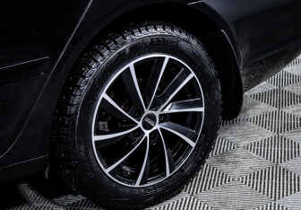 Подержанный автомобиль Skoda Octavia Liftback 2012 года (15 фото)