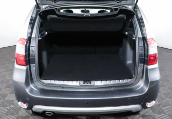 Подержанный автомобиль Nissan Terrano 2016 года (17 фото)