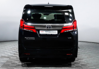 Подержанный автомобиль Toyota Alphard 2019 года (6 фото)