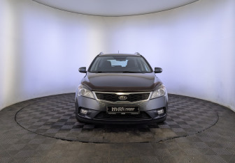 Подержанный автомобиль Kia Ceed Wagon 2011 года (2 фото)