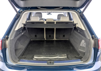 Подержанный автомобиль Volkswagen Touareg 2022 года (10 фото)