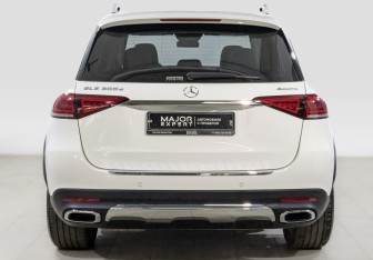Подержанный автомобиль Mercedes-Benz GLE 2021 года (6 фото)