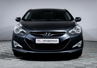 Подержанный автомобиль Hyundai i40 Sedan 2013 года (2 фото)