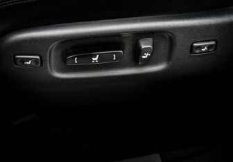 Подержанный автомобиль Lexus LX 2016 года (18 фото)