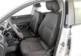 Подержанный автомобиль Skoda Rapid Liftback 2019 года (20 фото)
