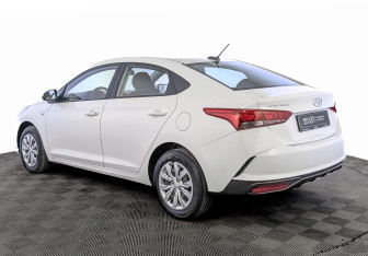 Подержанный автомобиль Hyundai Solaris Sedan 2021 года (7 фото)