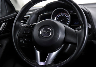 Подержанный автомобиль Mazda 3 Hatchback 2014 года (9 фото)