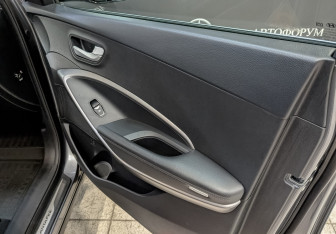 Подержанный автомобиль Hyundai Santa Fe 2014 года (24 фото)