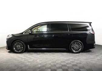 Подержанный автомобиль Voyah Dream 2023 года (8 фото)