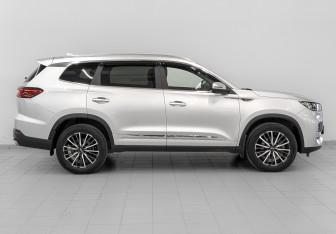 Подержанный автомобиль Chery Tiggo 8 Pro Max 2024 года (4 фото)
