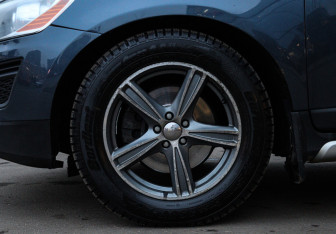 Подержанный автомобиль Volvo XC60 2011 года (17 фото)