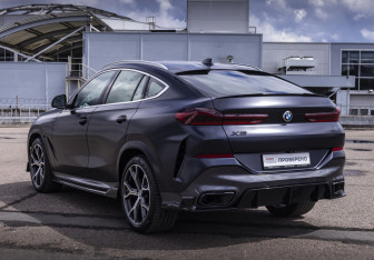 Подержанный автомобиль BMW X6 2021 года (7 фото)