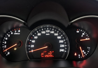 Подержанный автомобиль Kia Sorento 2013 года (13 фото)