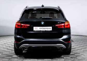 Подержанный автомобиль BMW X1 2017 года (6 фото)