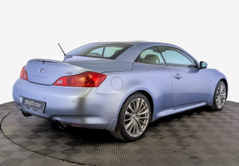 Подержанный автомобиль Infiniti G Convertible 2011 года (5 фото)