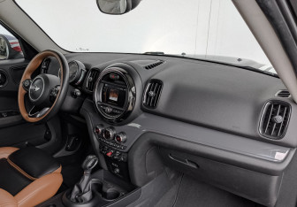 Подержанный автомобиль MINI Countryman 2018 года (13 фото)