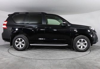 Подержанный автомобиль Toyota Land Cruiser Prado 2013 года (4 фото)
