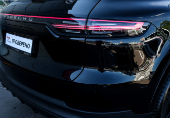 Подержанный автомобиль Porsche Cayenne 2020 года (34 фото)
